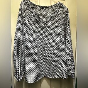Black and White Geometric Women's Top